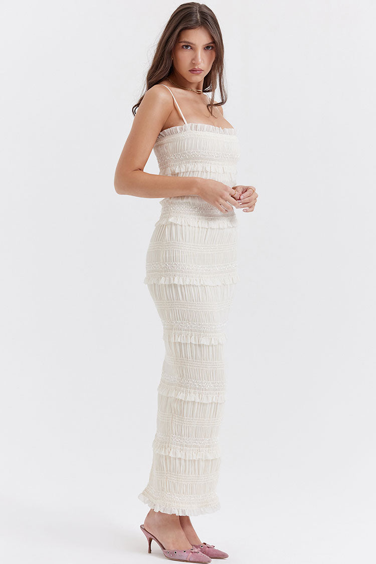 Vestido Maxi Branco com Camadas de Babados, Alças Finas & Detalhe Plissado | Lia