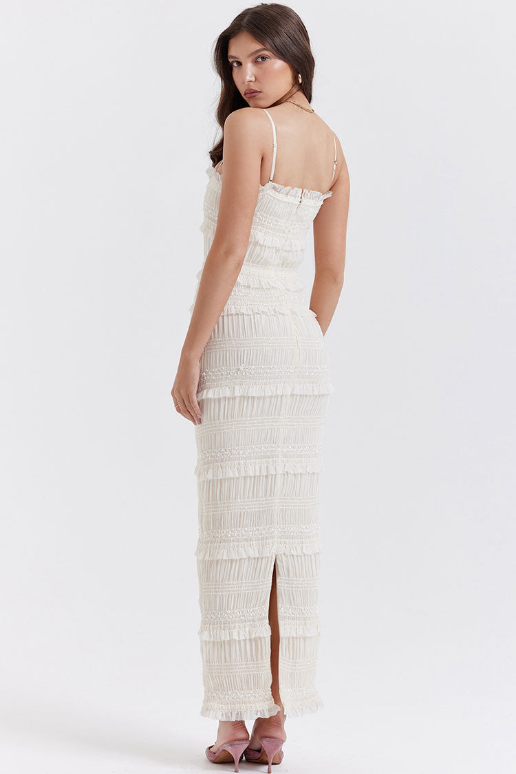 Vestido Maxi Branco com Camadas de Babados, Alças Finas & Detalhe Plissado | Lia