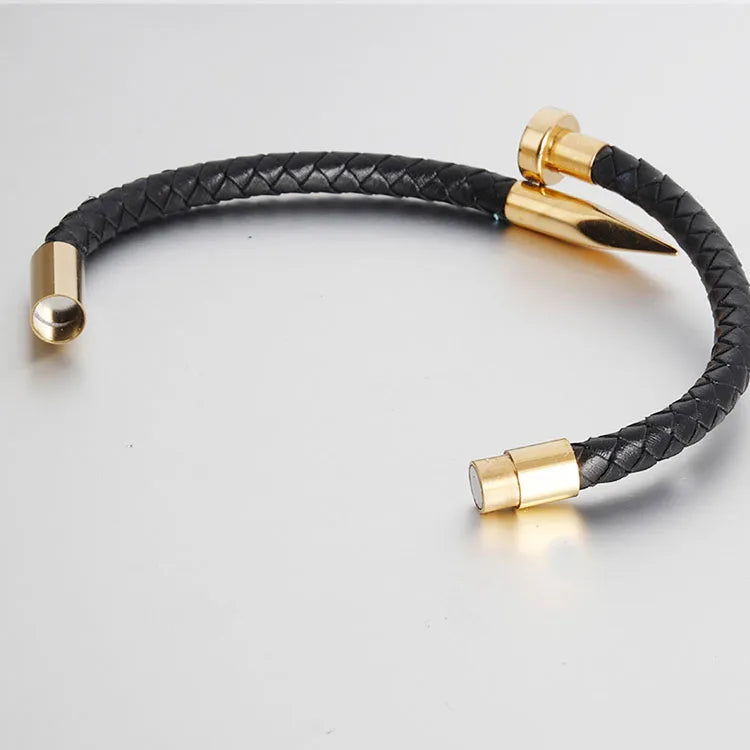 Pulseira Masculina de Couro Prego | SAINTE